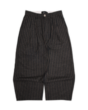 Load image into Gallery viewer, PLEATED TROUSER (PINSTRIPE)
