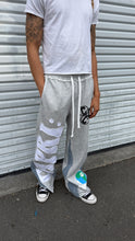 Load image into Gallery viewer, DENIM FLARED SWEATS.
