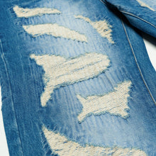 Load image into Gallery viewer, DISTRESSED CAPRI JORTS
