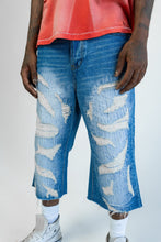 Load image into Gallery viewer, DISTRESSED CAPRI JORTS
