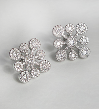 Load image into Gallery viewer, NORTH STAR EARRINGS (20mm)
